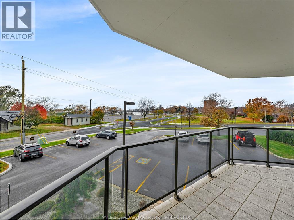 109 Robson Rd. Unit# 201, Leamington — photo 2