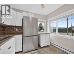 Kitchen - 348 Shorts Road, Kelowna, BC V1Z3T8 Photo 7