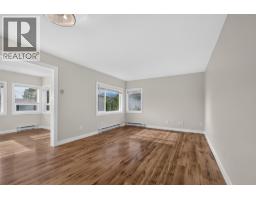 Living room - 348 Shorts Road, Kelowna, BC V1Z3T8 Photo 8