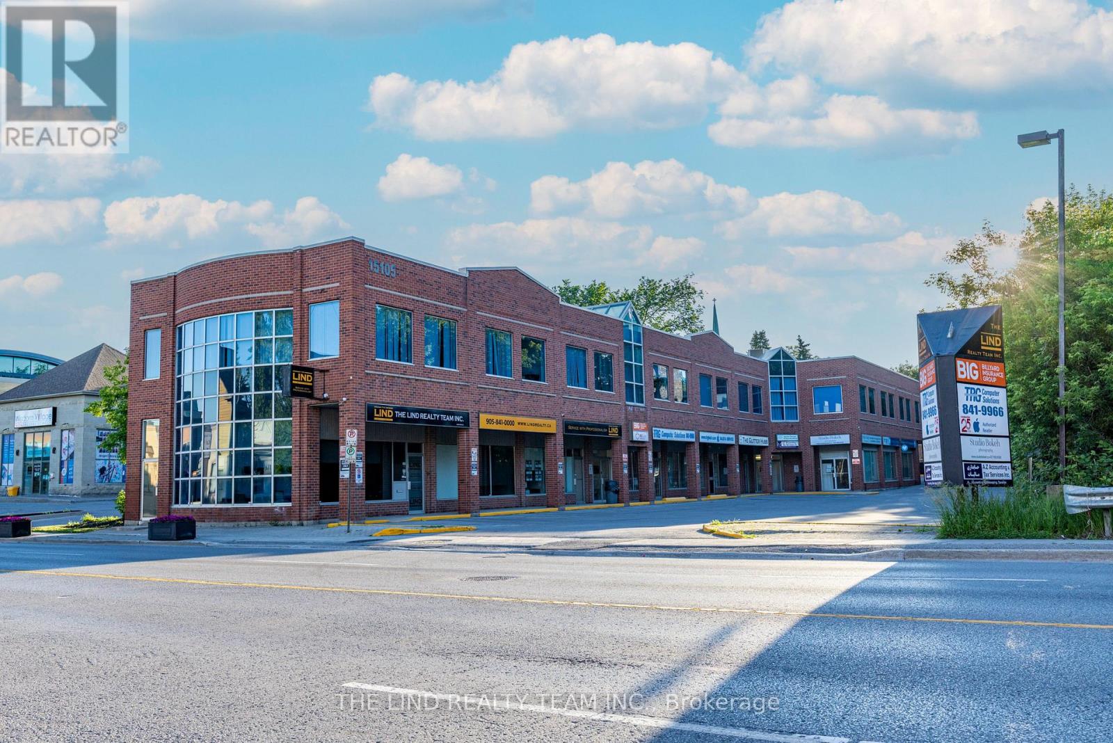 15105 YONGE STREET, Aurora (Aurora Village)