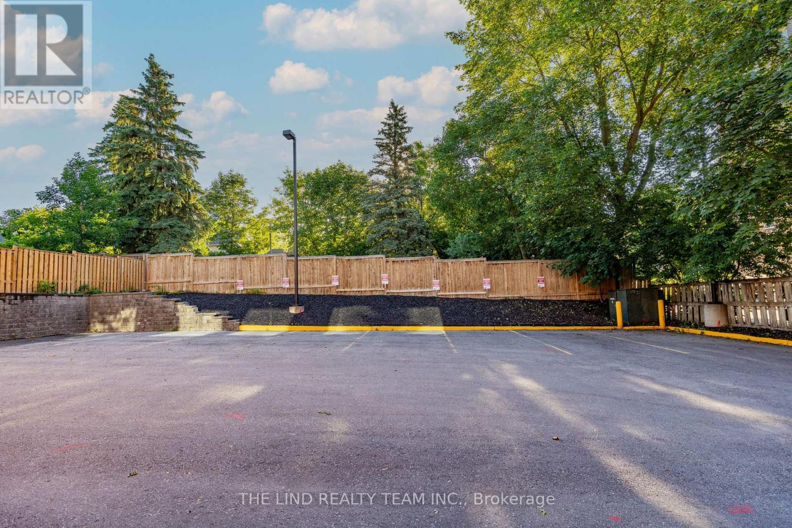 15105 YONGE STREET, Aurora (Aurora Village) — photo 5