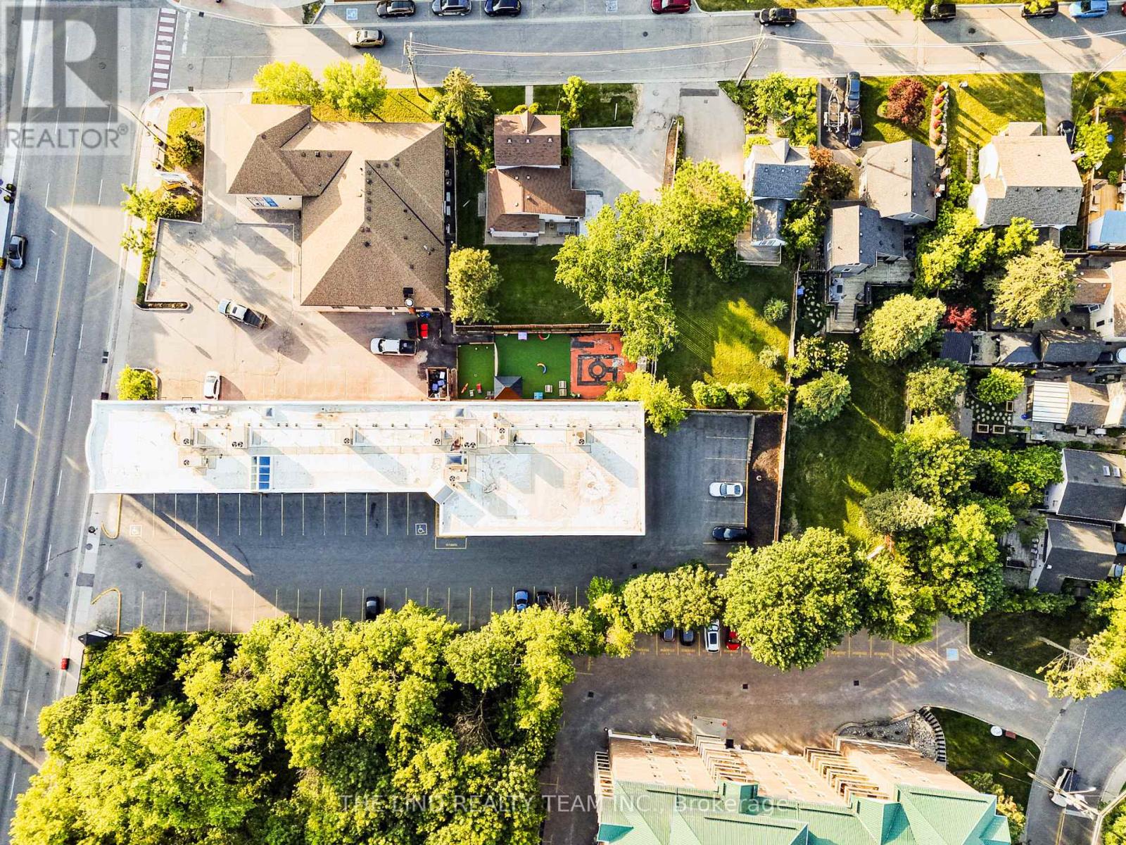 15105 YONGE STREET, Aurora (Aurora Village) — photo 6