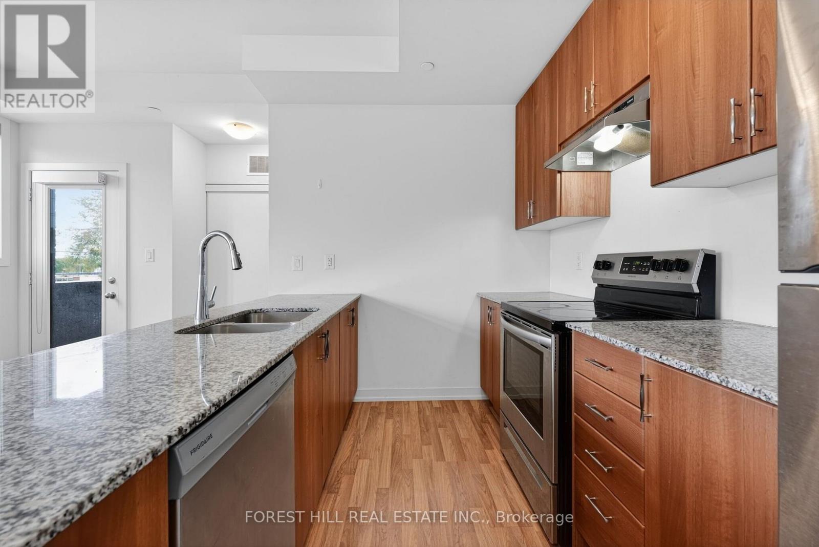 79- 370 Red Maple (Block C) Road, Richmond Hill, ON photo 5