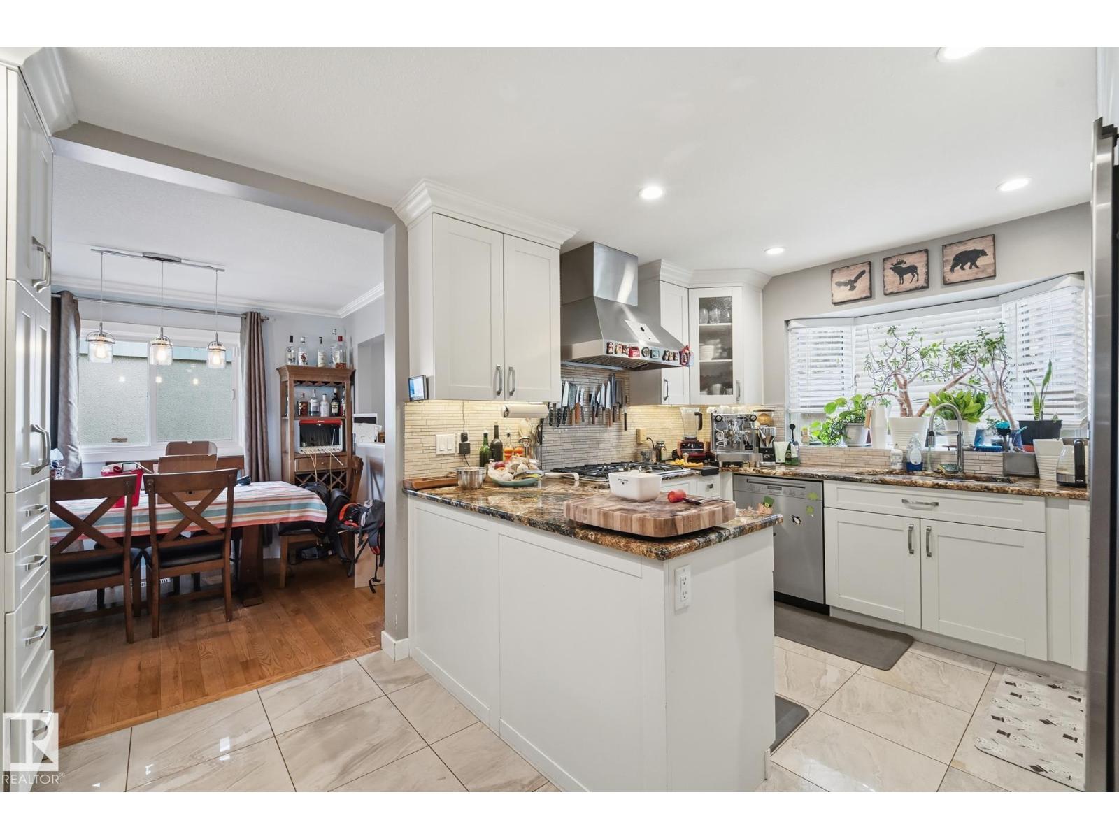 8408 54 ST NW - 5
