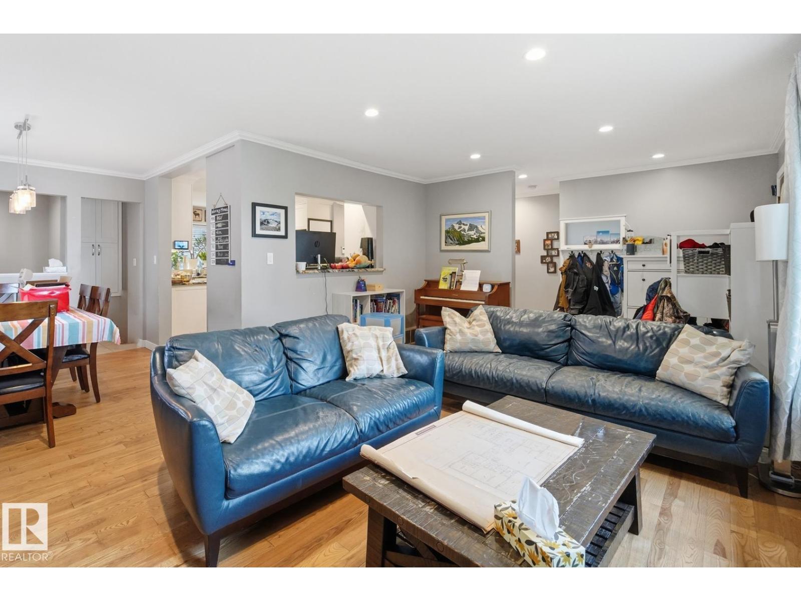 8408 54 ST NW - 9