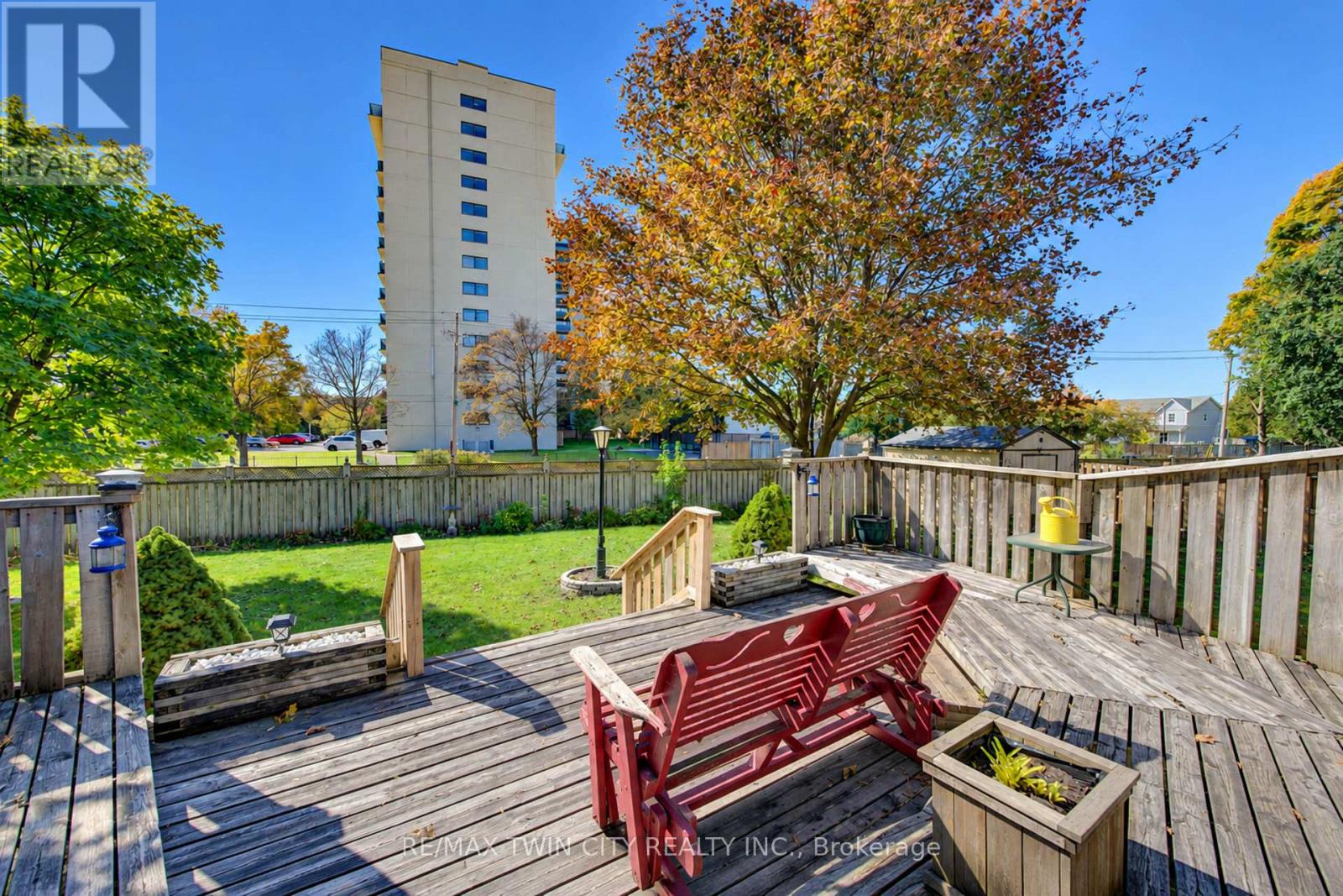73 BELTON Drive, Kitchener, ON photo 40