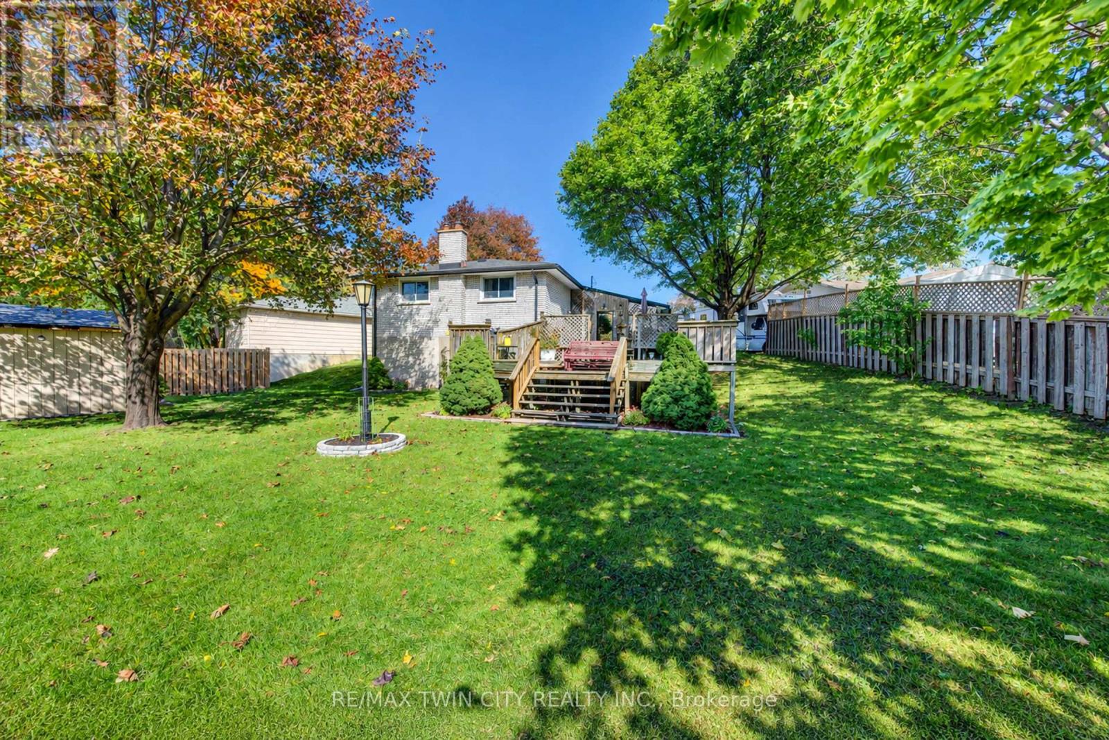 73 BELTON Drive, Kitchener, ON photo 41