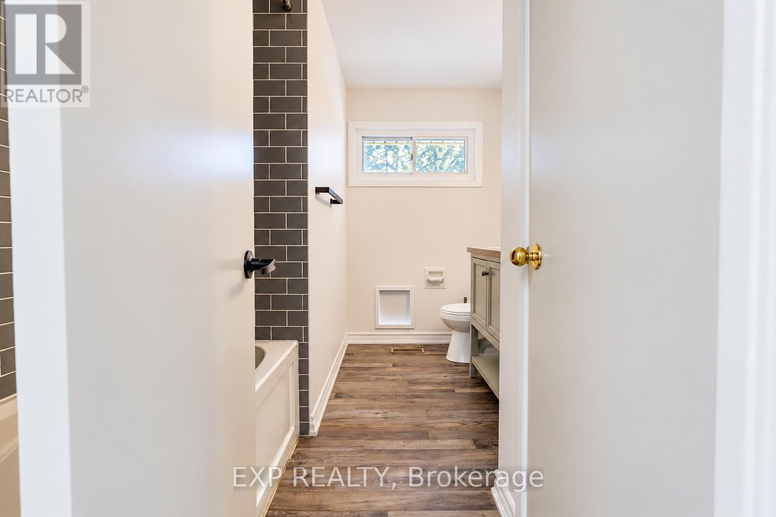 1085 Saint Laurent Drive, Sarnia, ON photo 19
