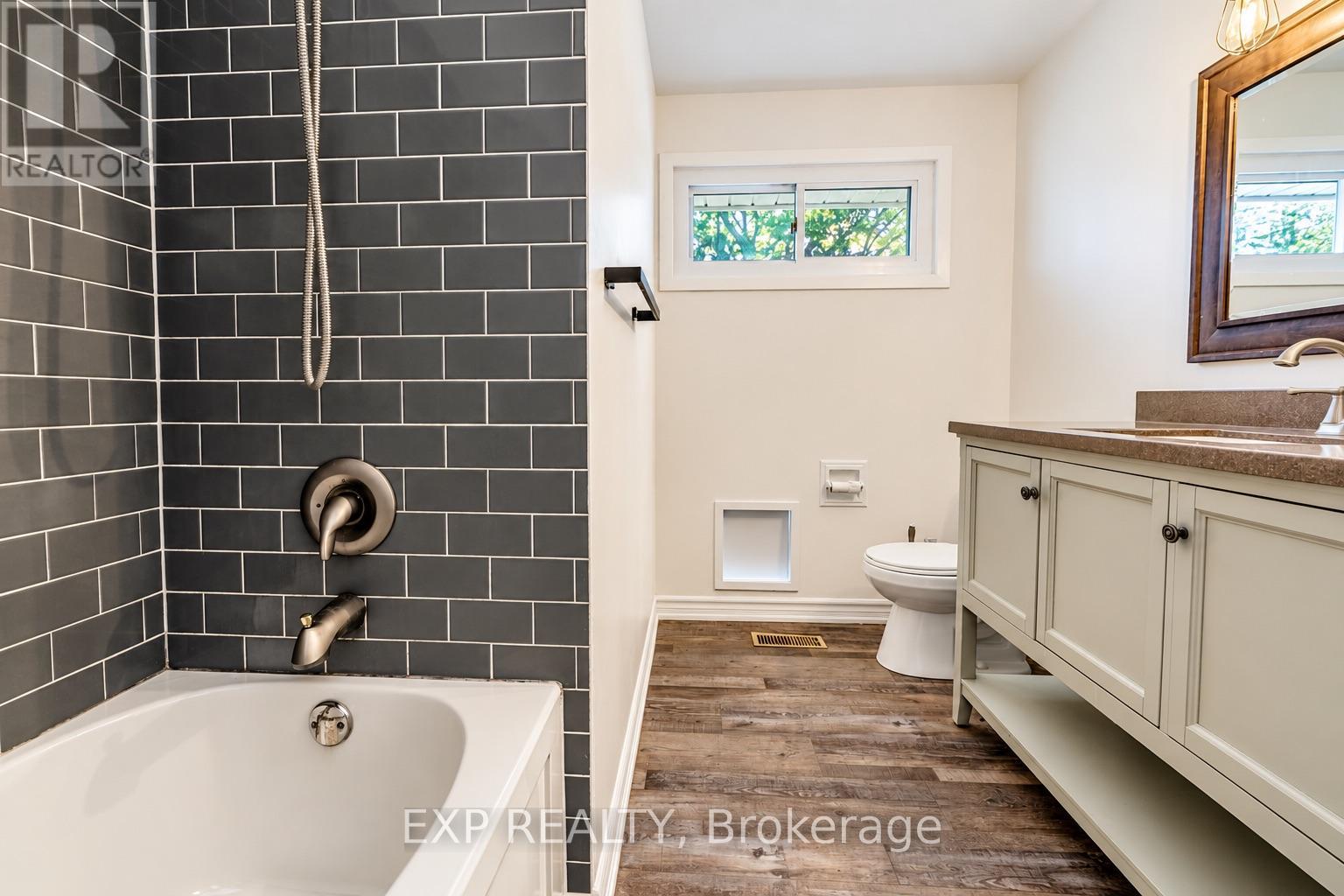 1085 SAINT LAURENT DRIVE - 20