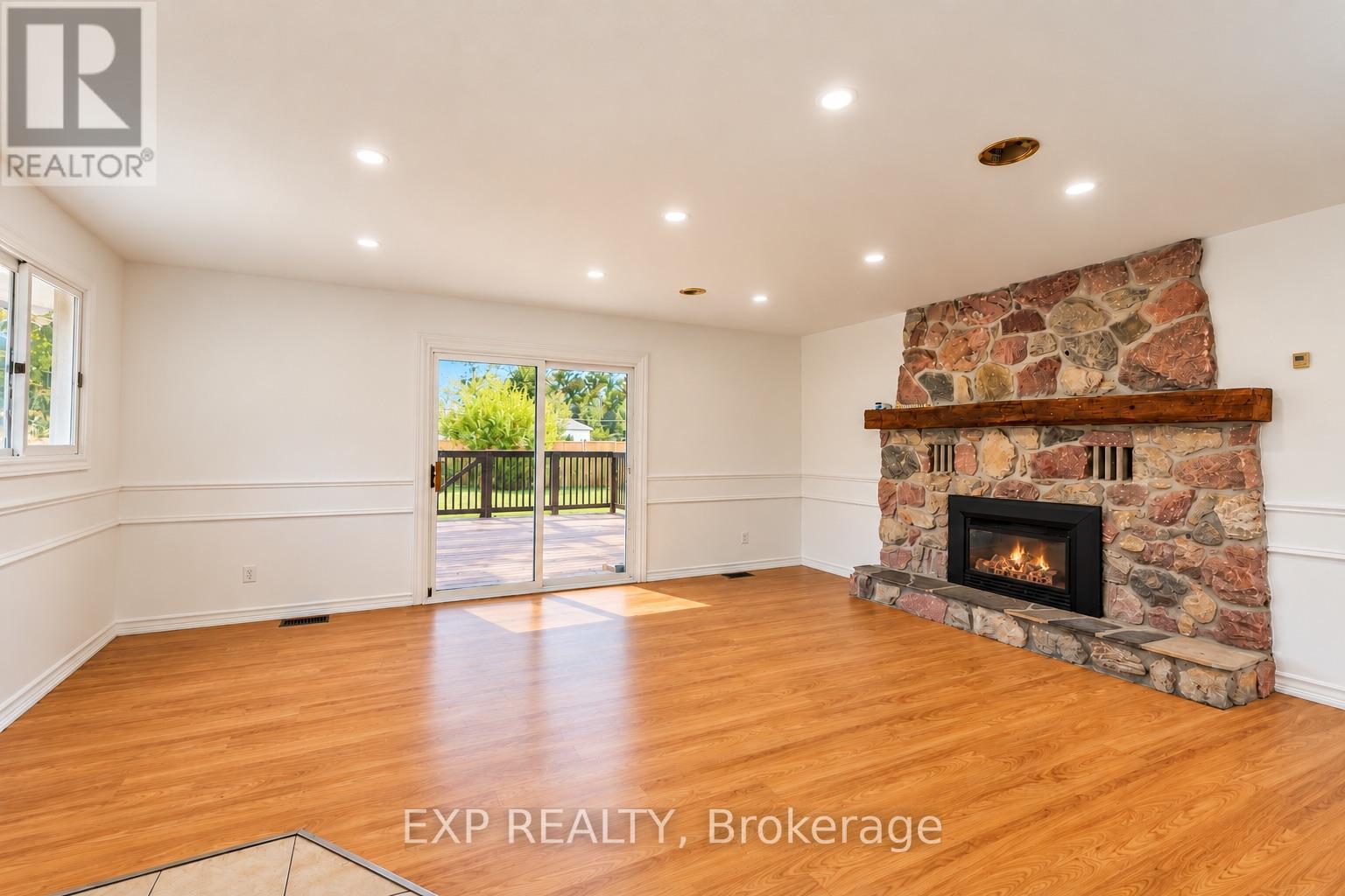 1085 Saint Laurent Drive, Sarnia, ON photo 5
