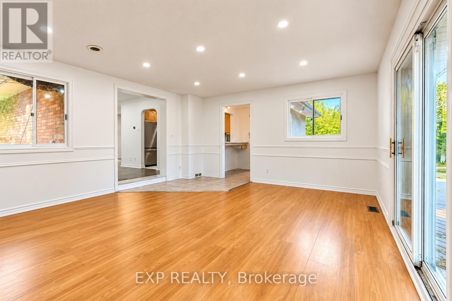 1085 SAINT LAURENT DRIVE - 6