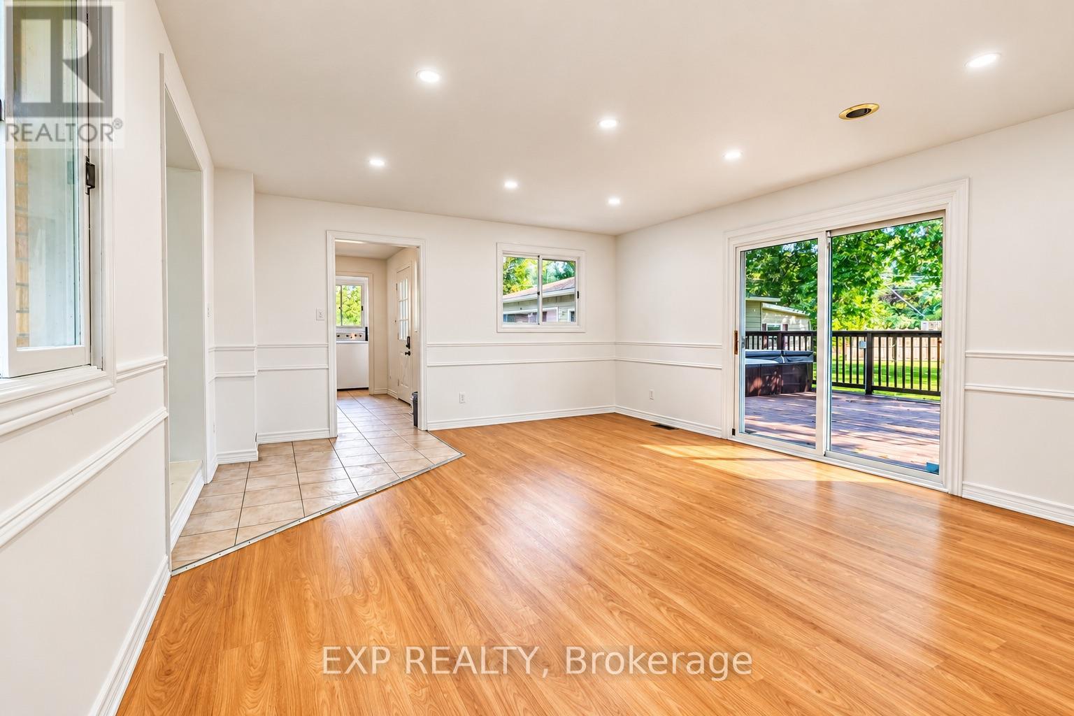 1085 Saint Laurent Drive, Sarnia, ON photo 7
