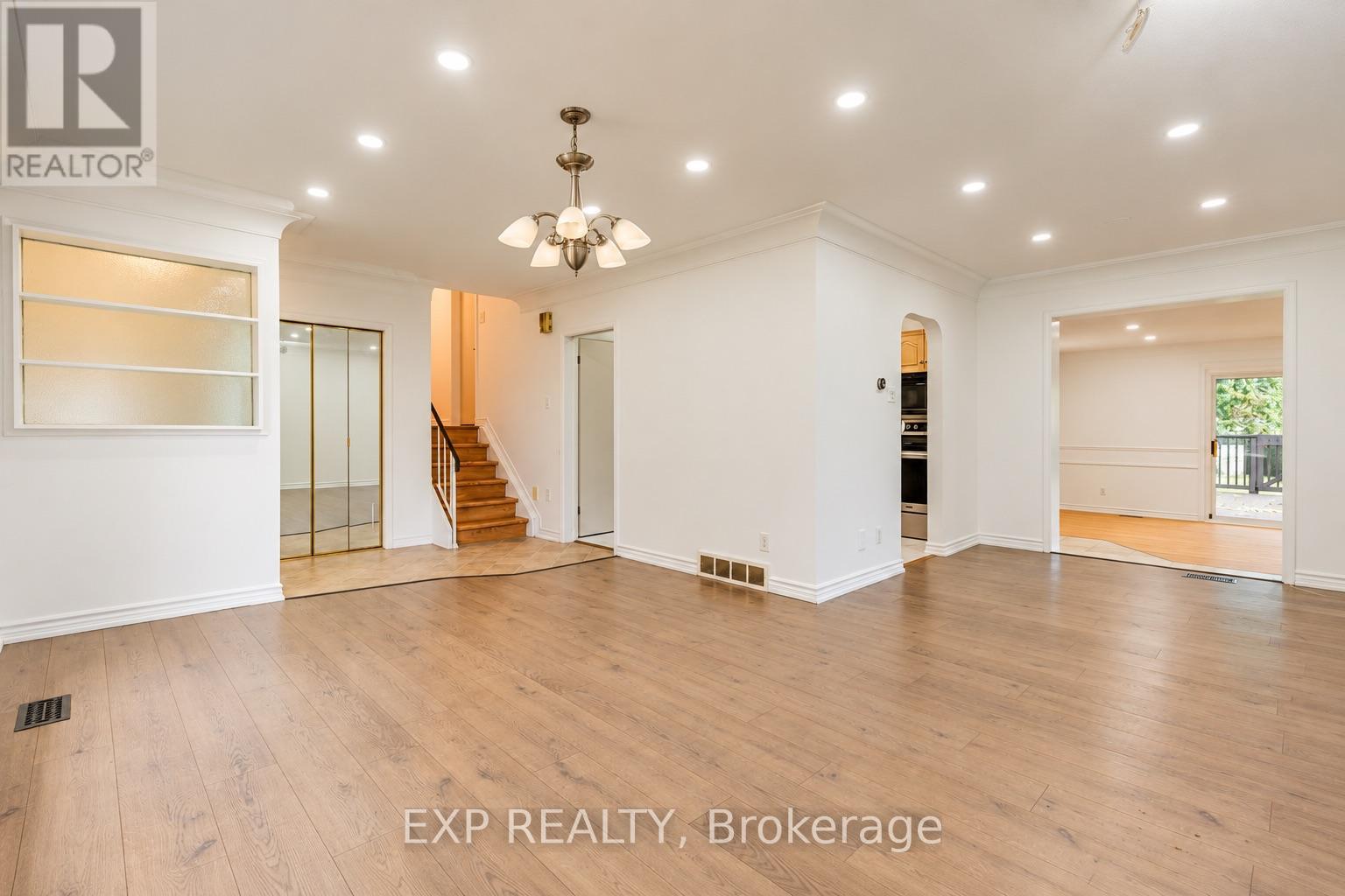 1085 Saint Laurent Drive, Sarnia, ON photo 8