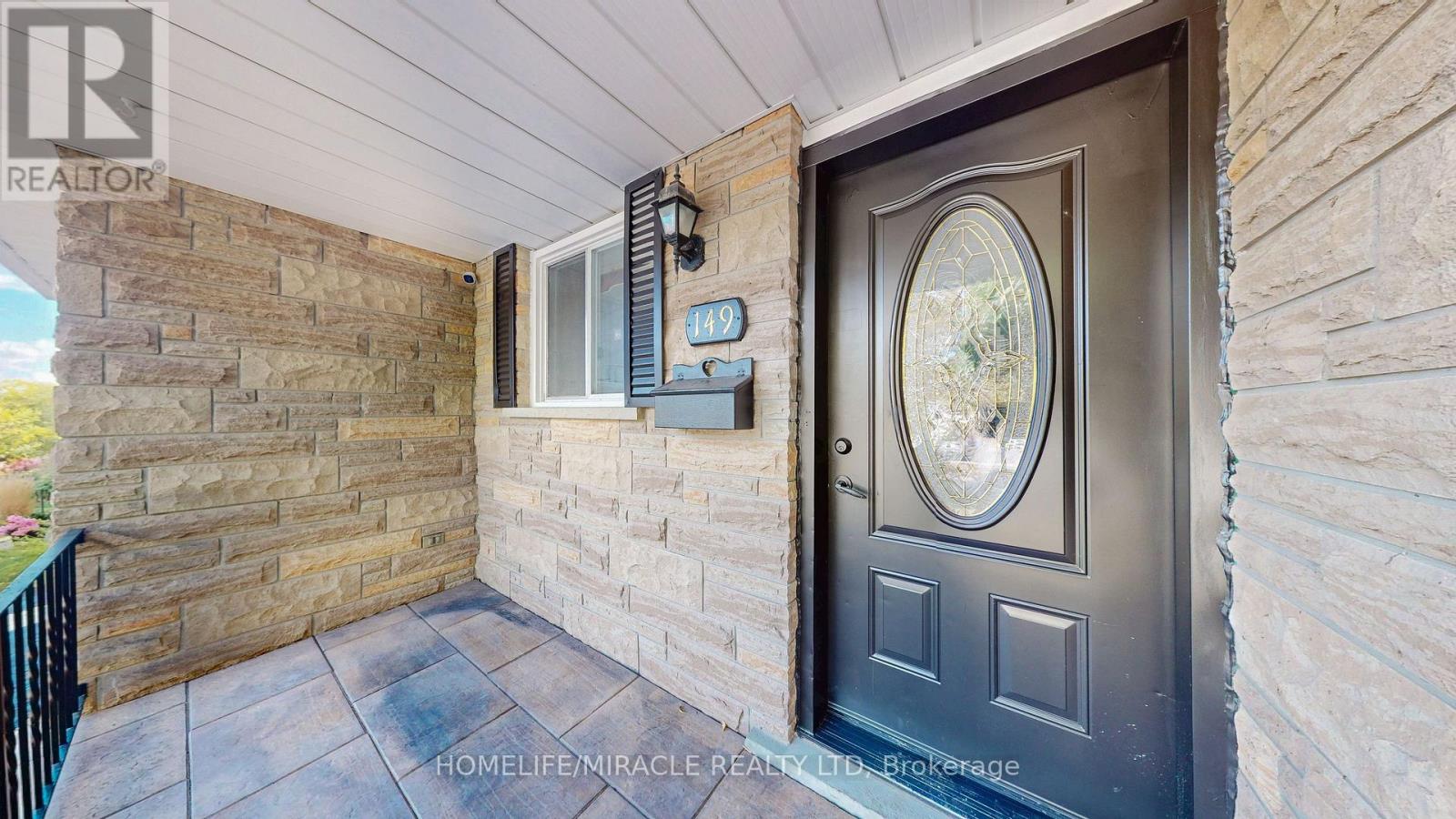 149 BLACKWELL DRIVE — photo 2