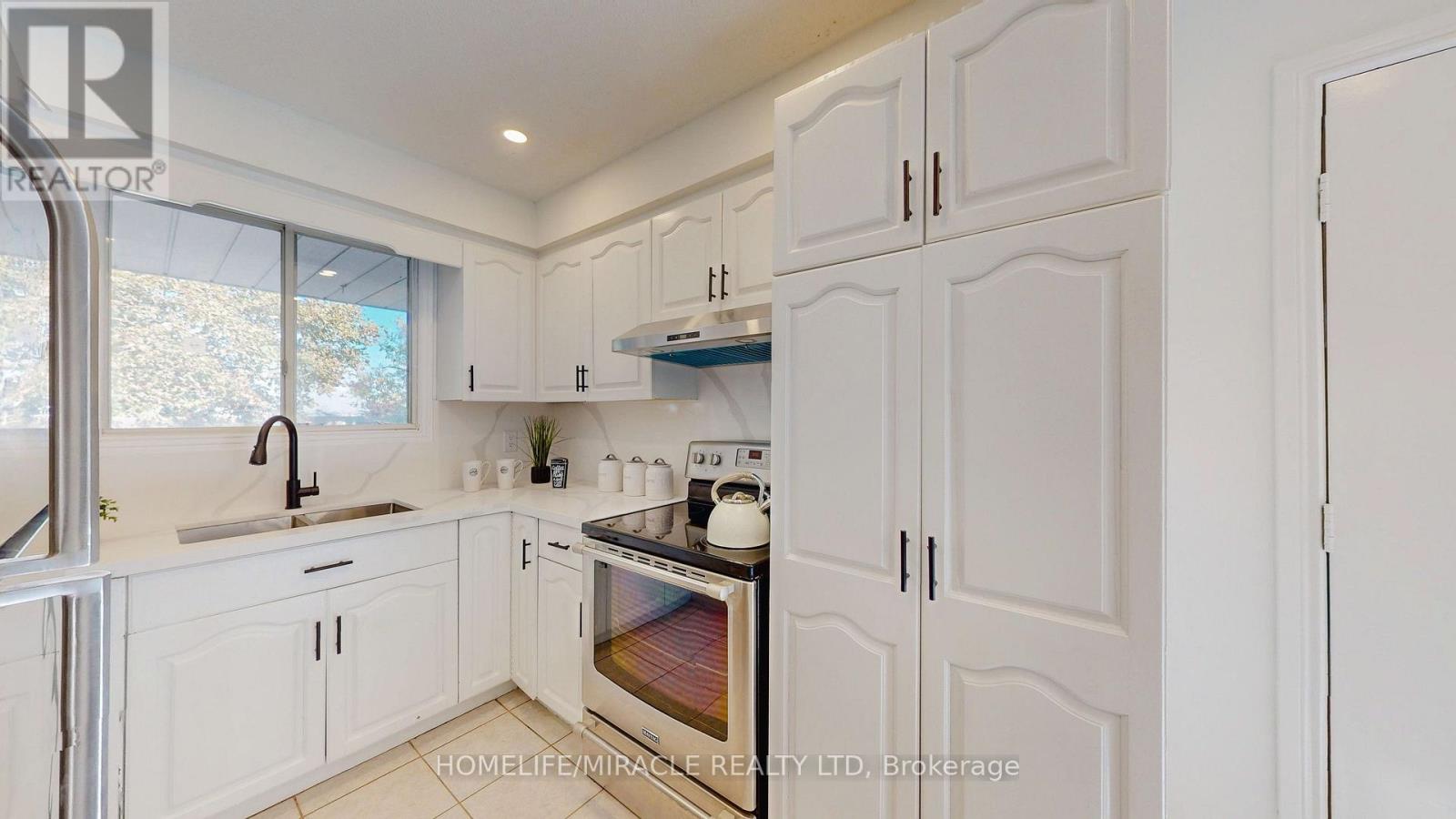 149 BLACKWELL Drive, Kitchener, ON photo 8