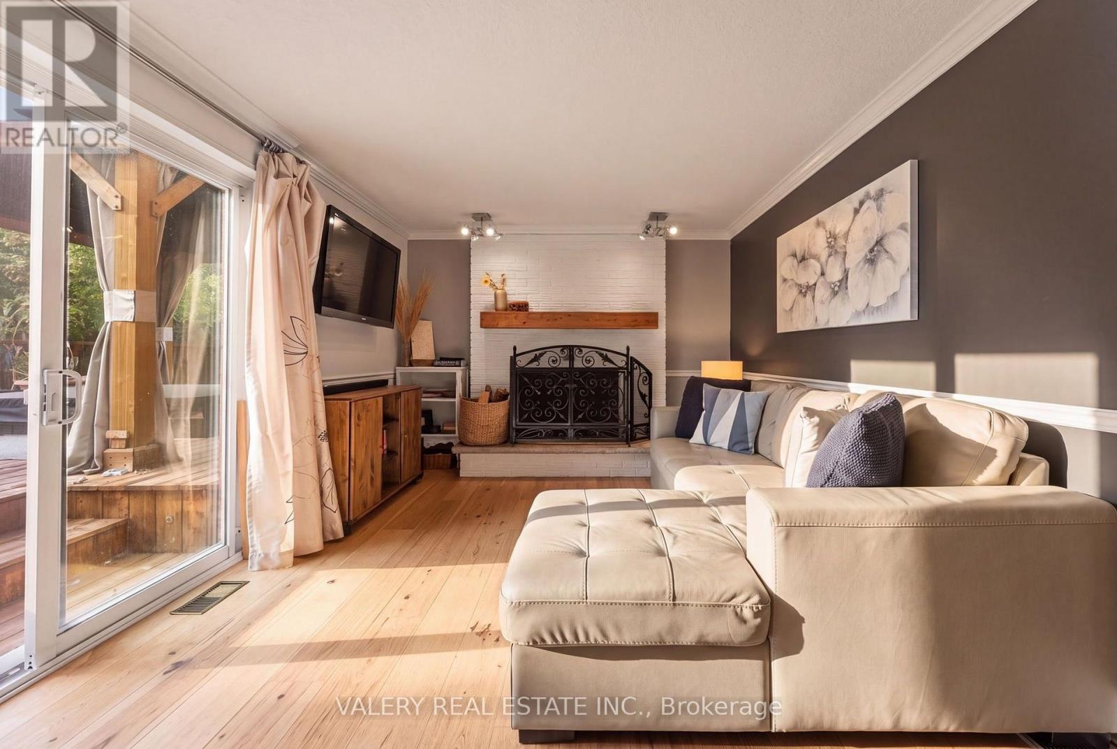 276 MAURICE STREET - 14
