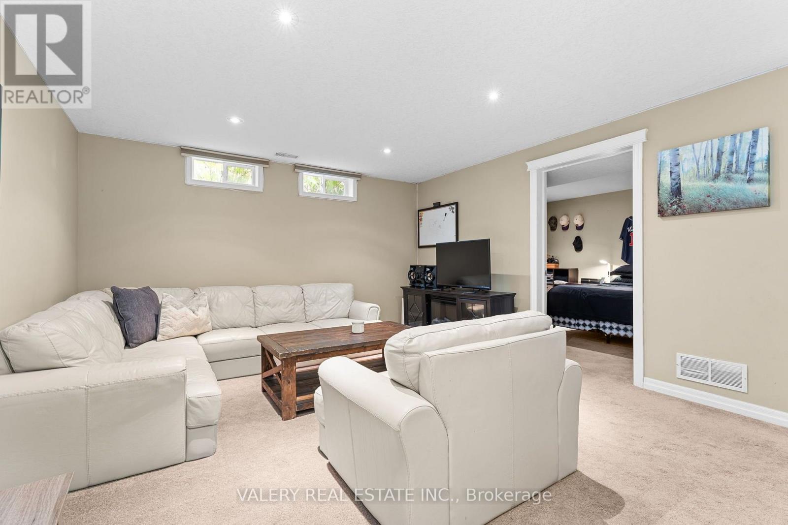 276 MAURICE STREET - 30