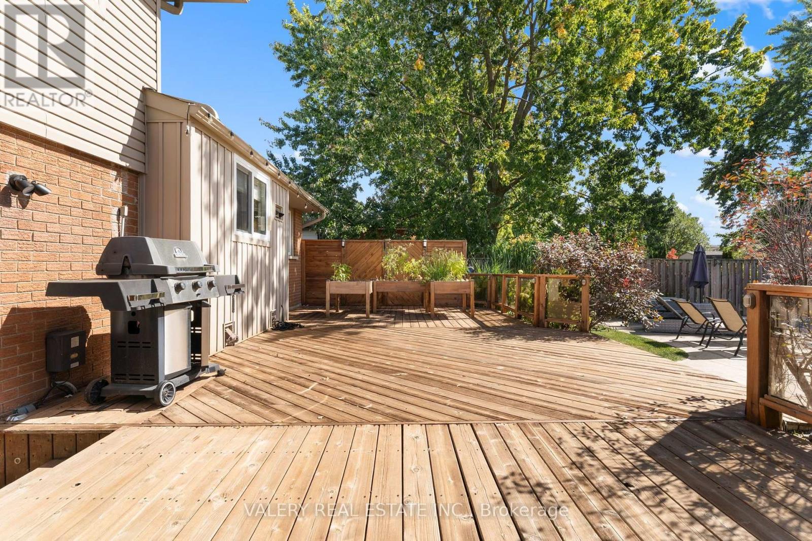 276 MAURICE STREET - 34