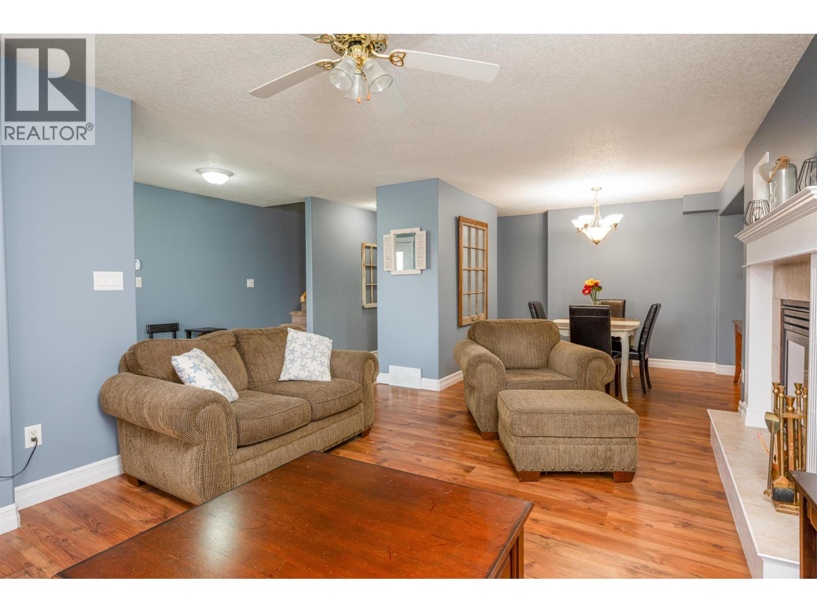 6915 CHARTWELL CRESCENT - 8