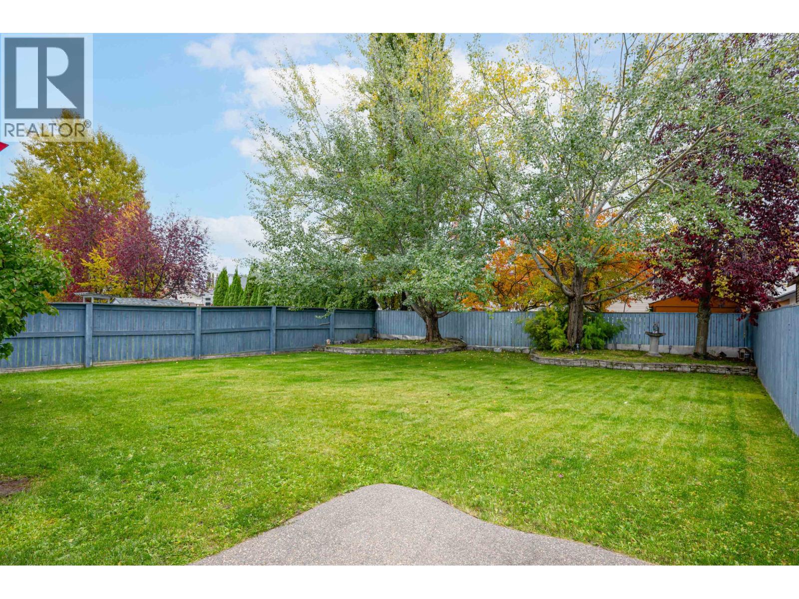 6915 CHARTWELL CRESCENT photo 39