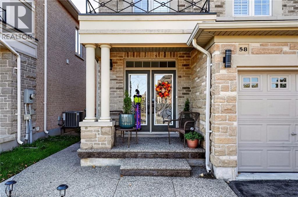 58 SUMMERBERRY Way, Hamilton Ontario