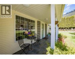 Bedroom - 661 C Avenue, Kaslo, BC V0G1M0 Photo 10