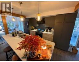 4pc Bathroom - 12809 92 Street, Peace River, AB T8S1W8 Photo 6
