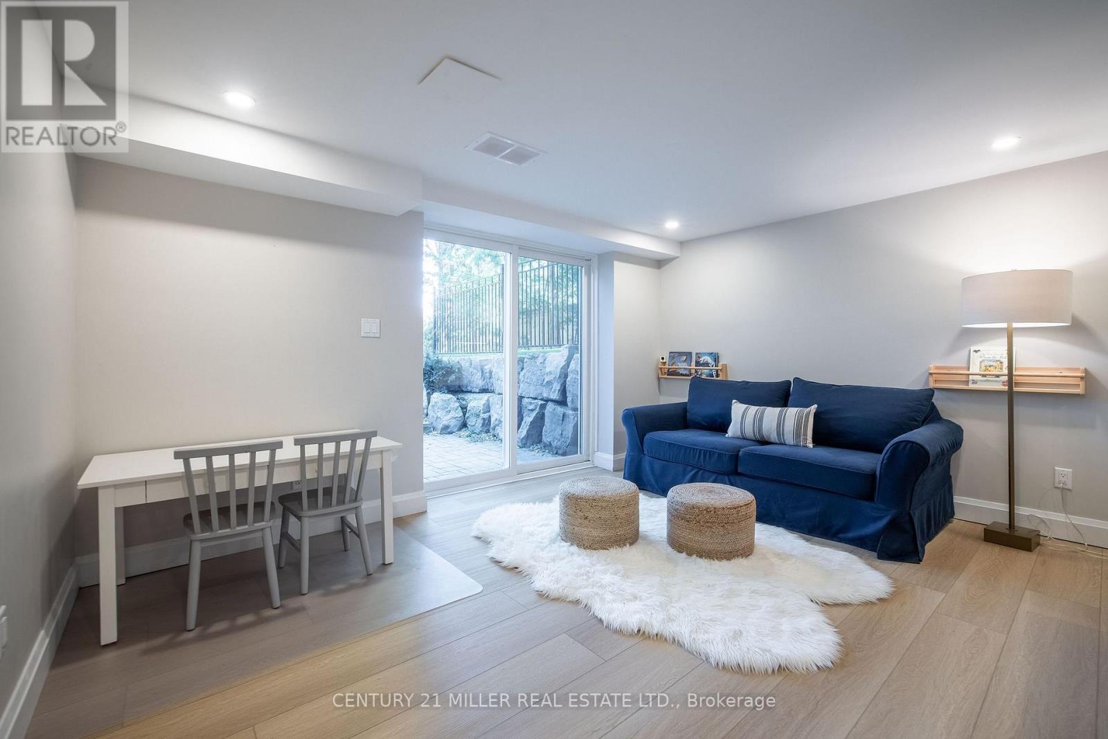 407 Maple Grove Drive — photo 32