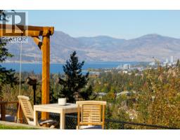 Foyer - 840 Steele Road, Kelowna, BC V1W4P1 Photo 9