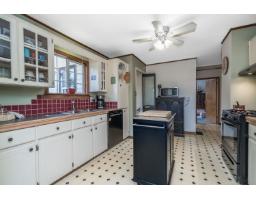 8992 Royal Street, Langley, BC V1M2R9 Photo 8