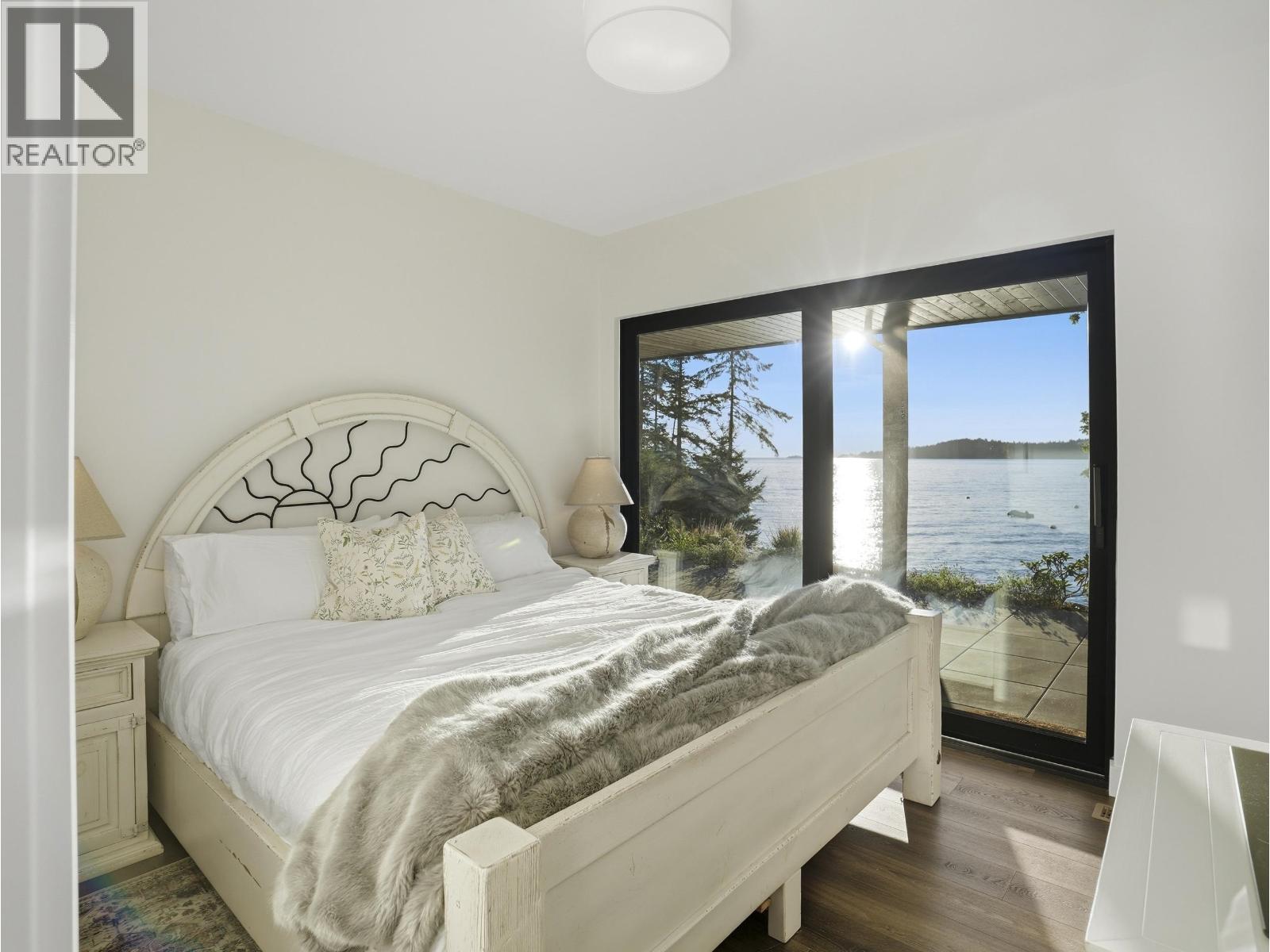 Photo of 1724 BOWEN BAY ROAD 29