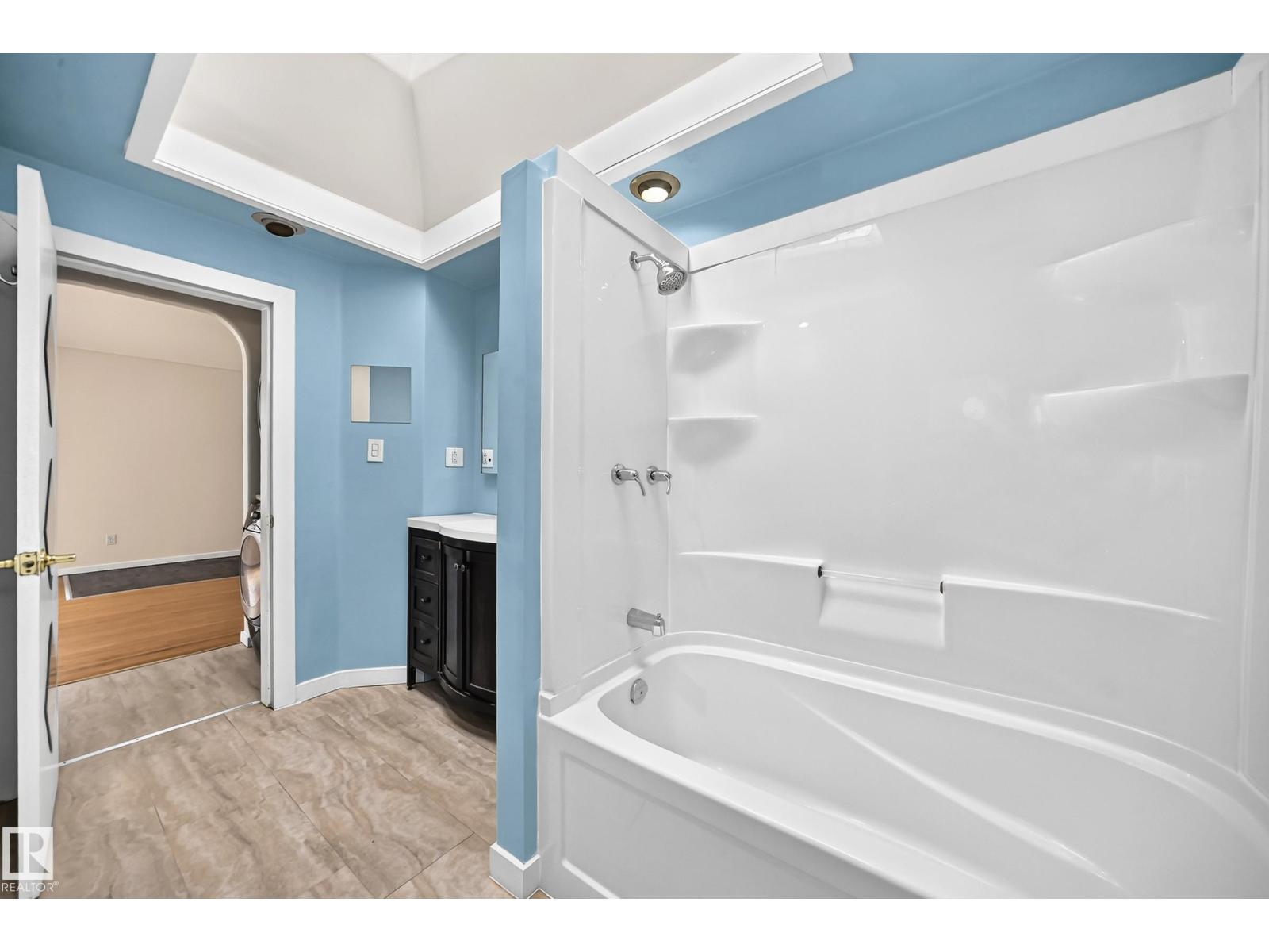 5204 112 AV NW - 29