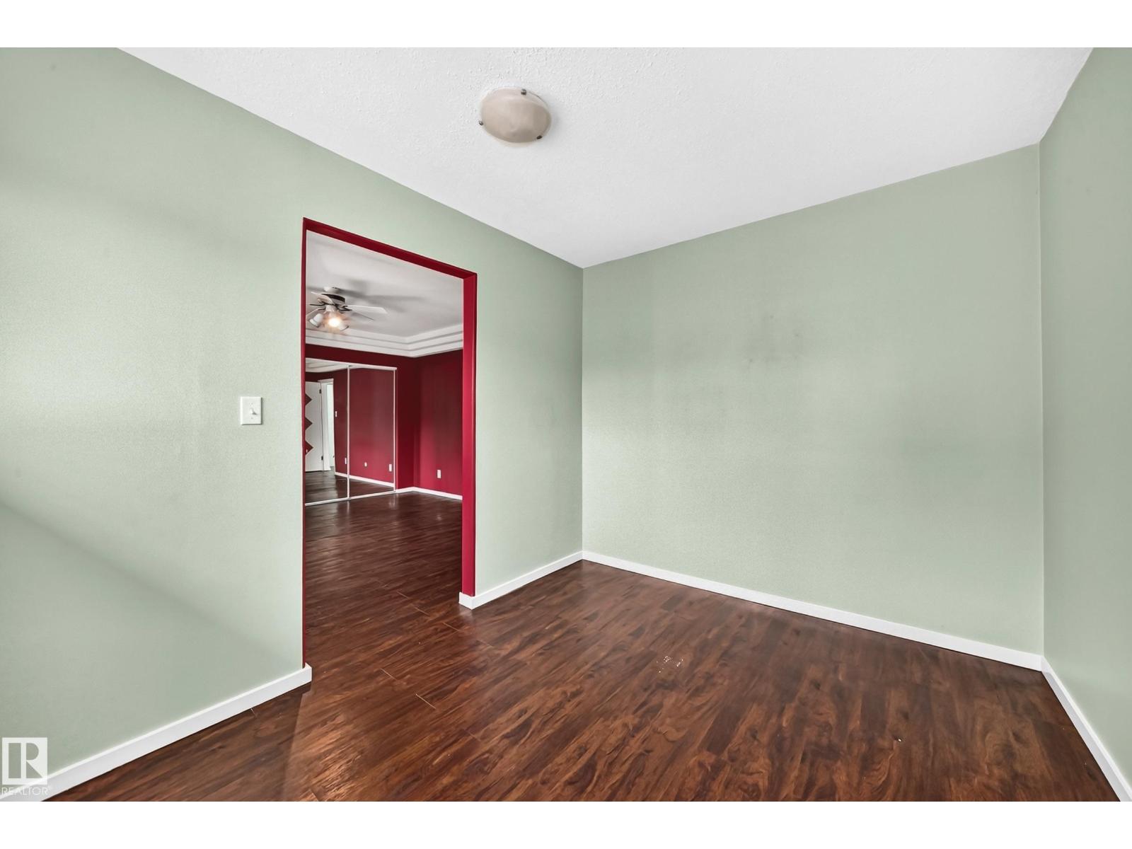 5204 112 AV NW - 25