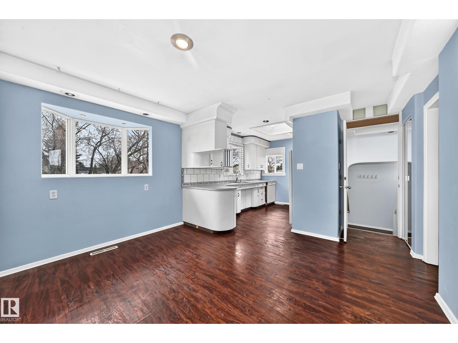 5204 112 AV NW - 10