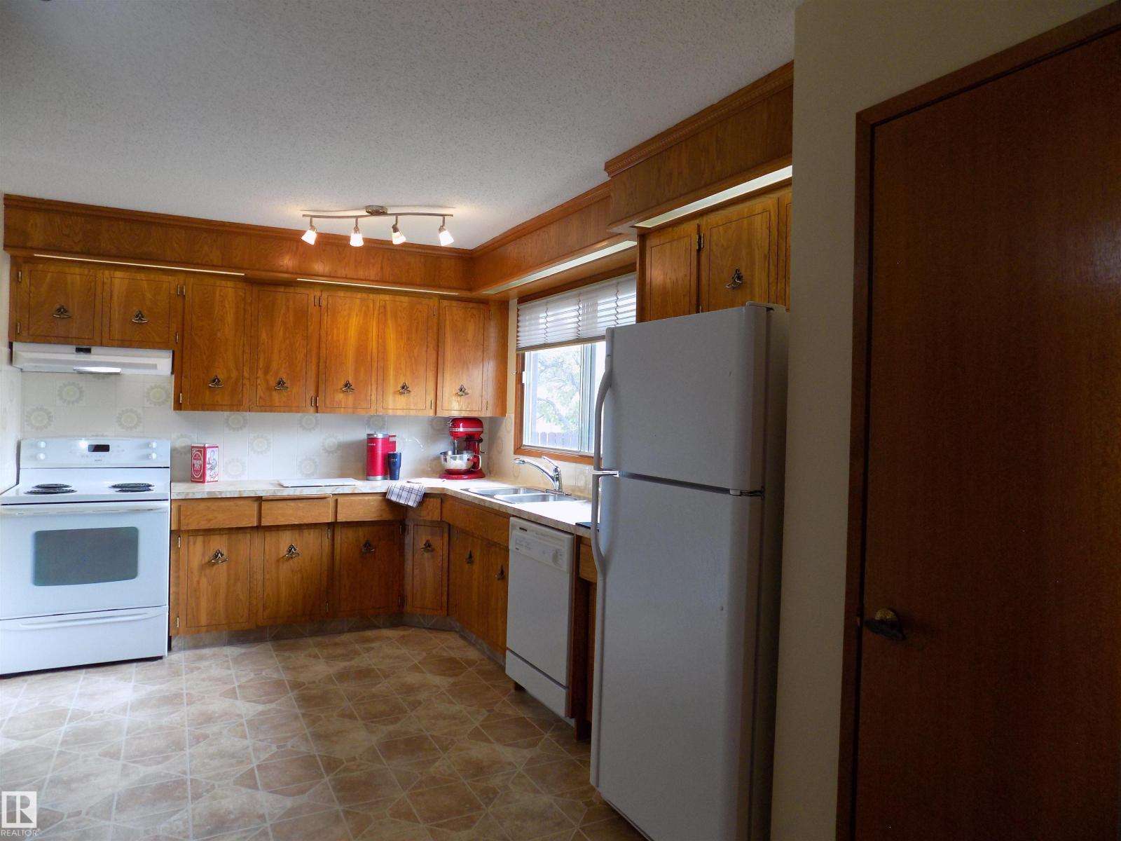 129 MOUNTAIN ASH DRIVE - 14