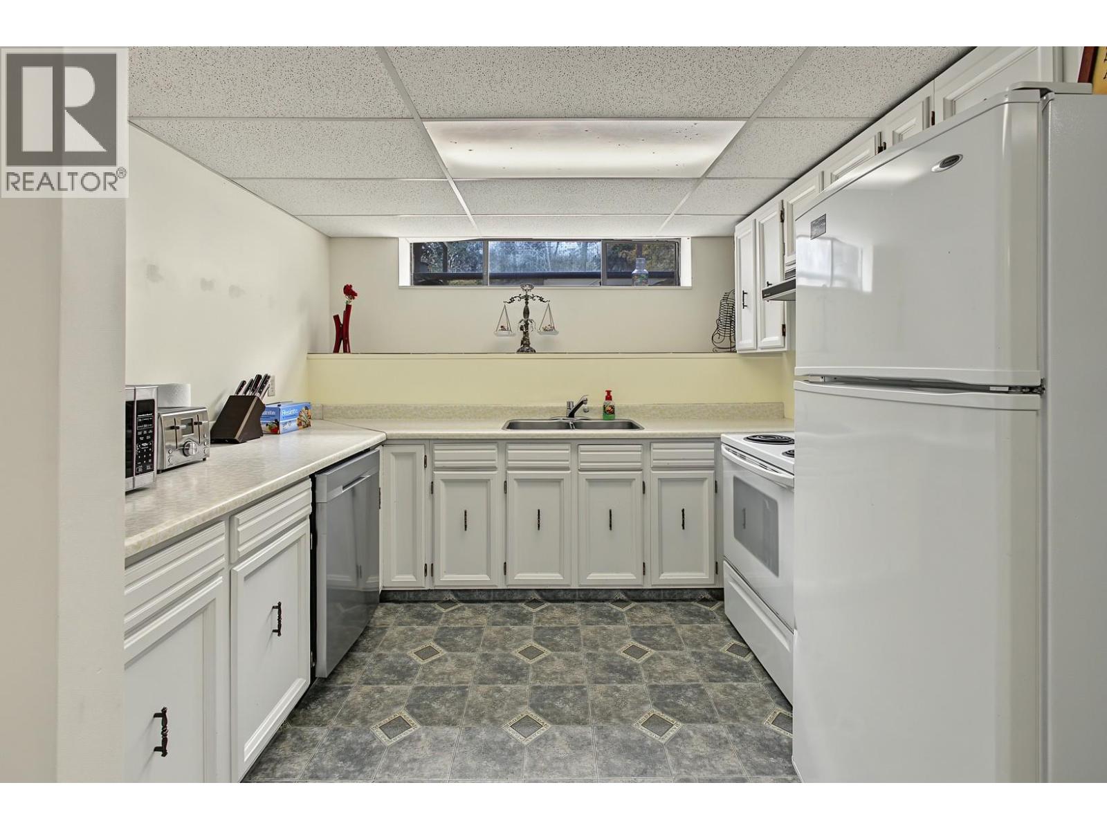 741 Barnaby Road, Kelowna - Image 1