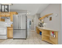 Mud room - 741 Barnaby Road, Kelowna, BC V1W4N9 Photo 15