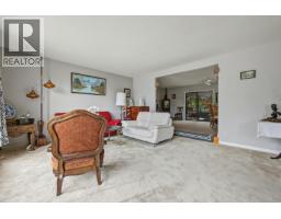 4pc Bathroom - 741 Barnaby Road, Kelowna, BC V1W4N9 Photo 10