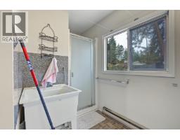 Laundry room - 741 Barnaby Road, Kelowna, BC V1W4N9 Photo 17