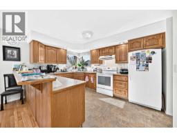 4pc Bathroom - 4310 60 Avenue, Innisfail, AB T4G1L2 Photo 6