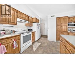 Dining room - 4310 60 Avenue, Innisfail, AB T4G1L2 Photo 9