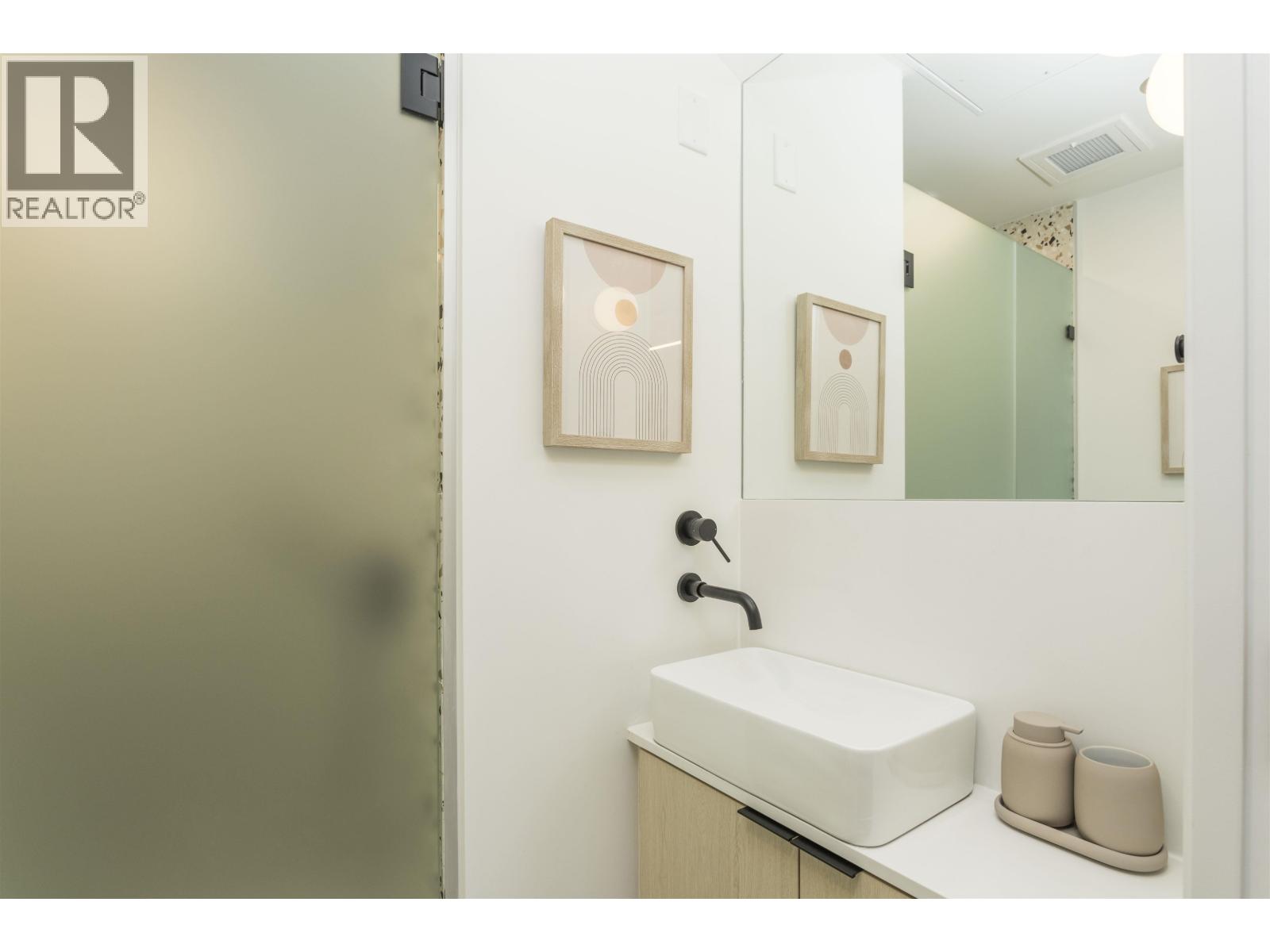 426 2471 ST. GEORGE STREET, Vancouver - Image 1