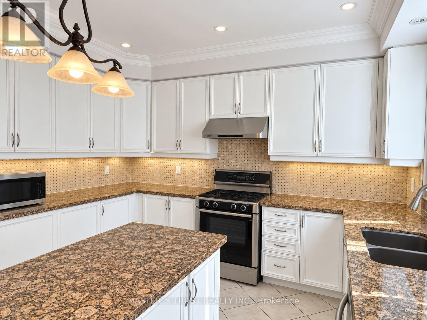 66 Chaya Sara Gardens, Vaughan, ON photo 13