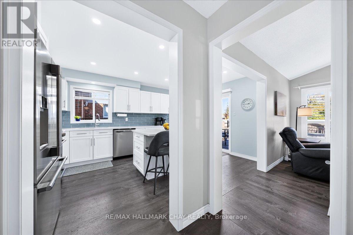37 JOLIETTE PLACE, Georgina (Keswick North) — photo 11