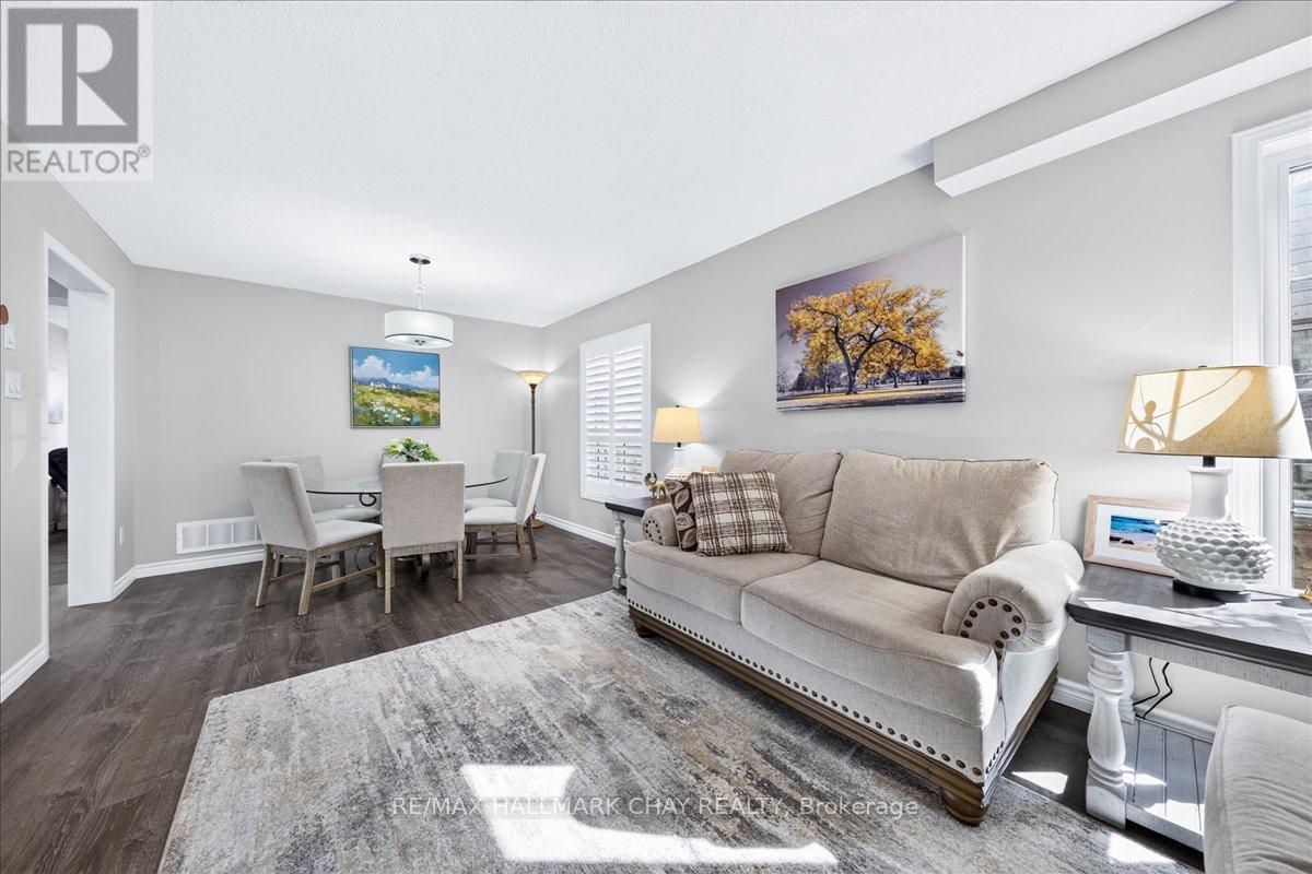 37 JOLIETTE PLACE, Georgina (Keswick North) — photo 7
