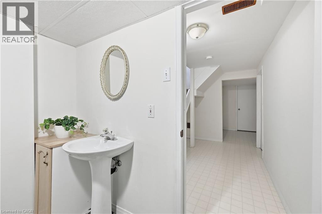 1310 Upper Wentworth Street — photo 29