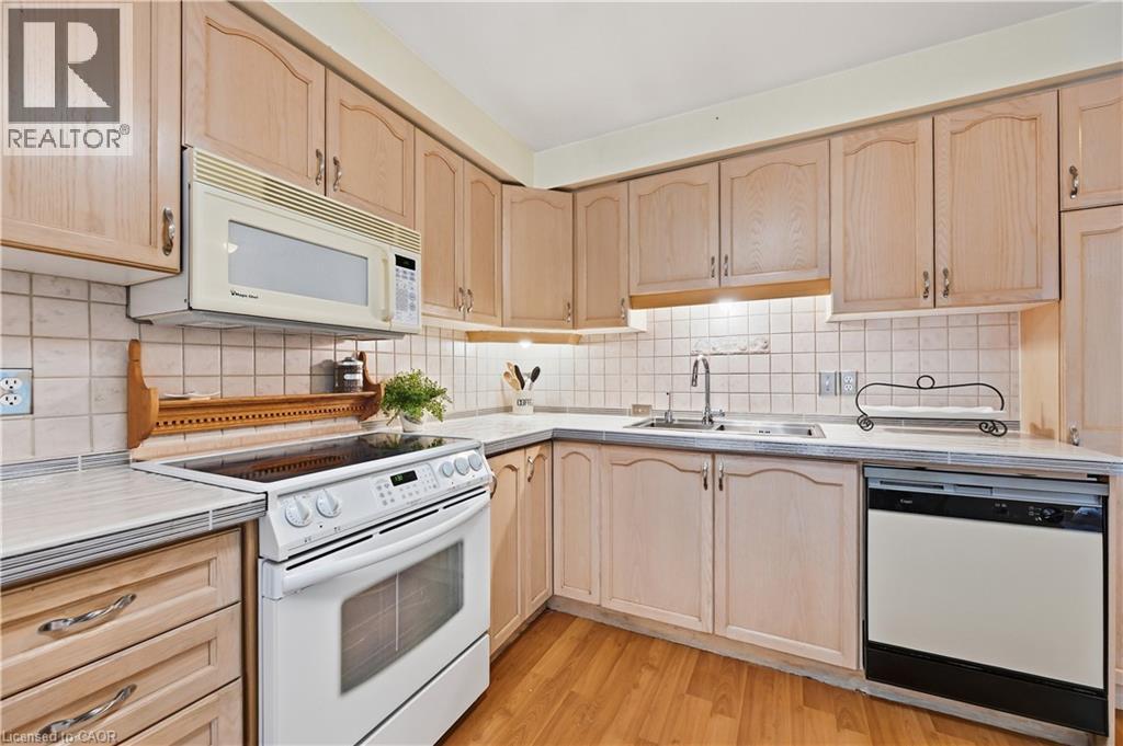 1310 Upper Wentworth Street — photo 10
