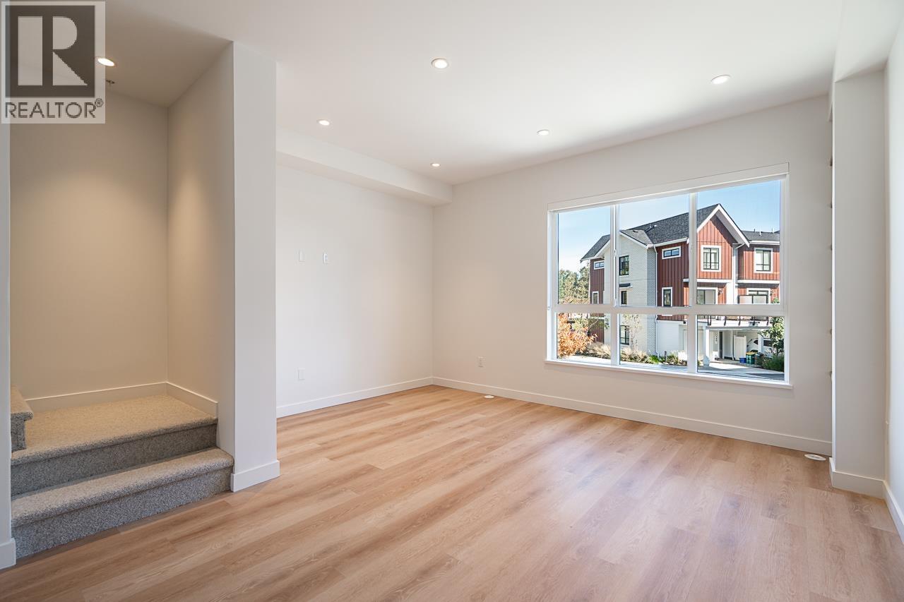 10 388 DUNCAN STREET, New Westminster - Image 1