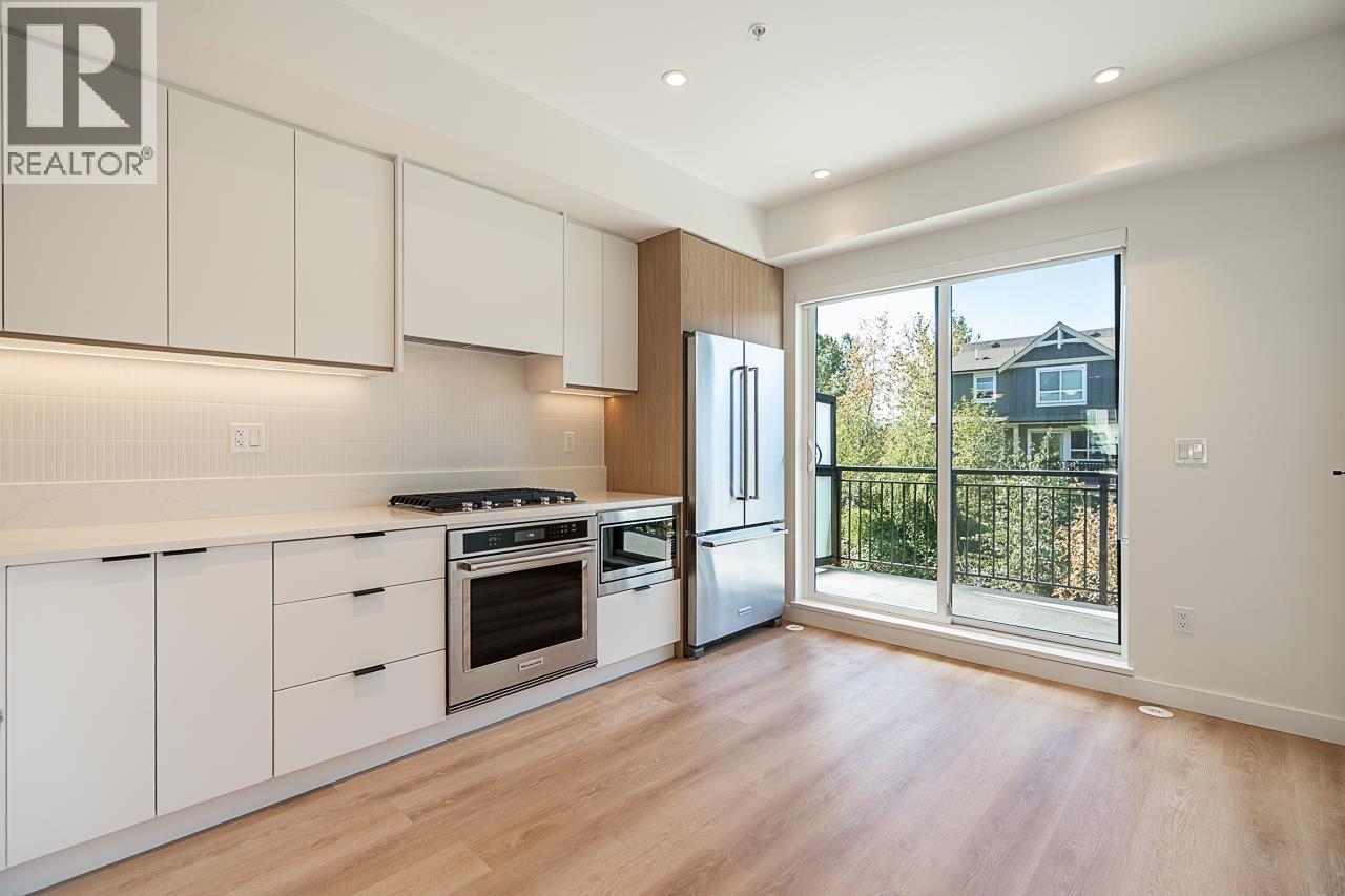 10 388 DUNCAN STREET, New Westminster - Image 1