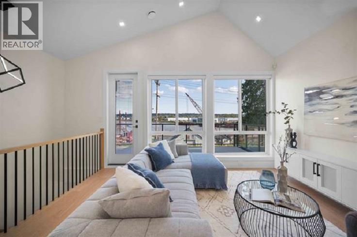 1 1923 RIVER DRIVE, New Westminster